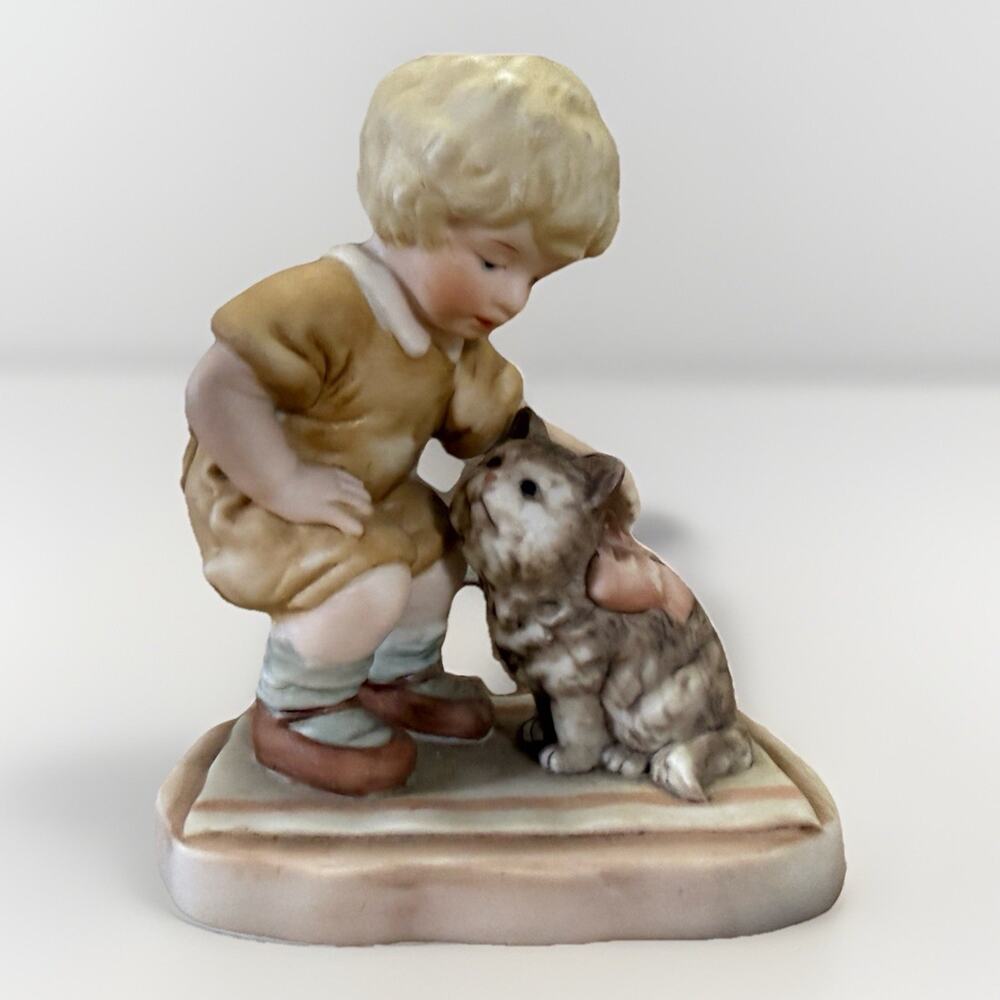 Enesco Treasured memories “Pals” 1982 E-8803 Boy With Cat Figurine 3x3”